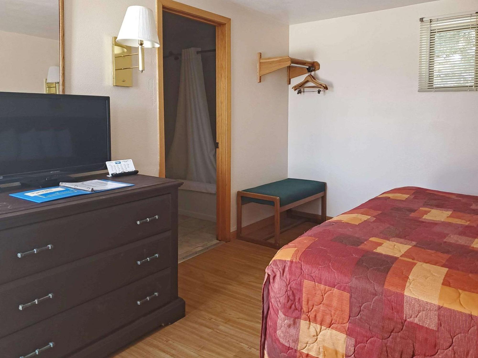 Rodeway Inn Buffalo Exteriér fotografie